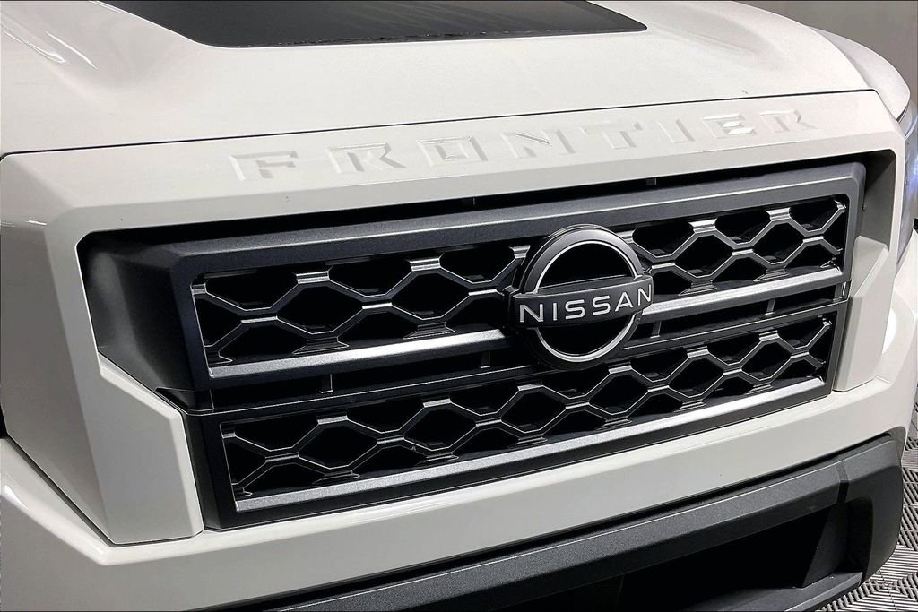 Used 2024 Nissan Frontier SL w/ Technology Package image 41