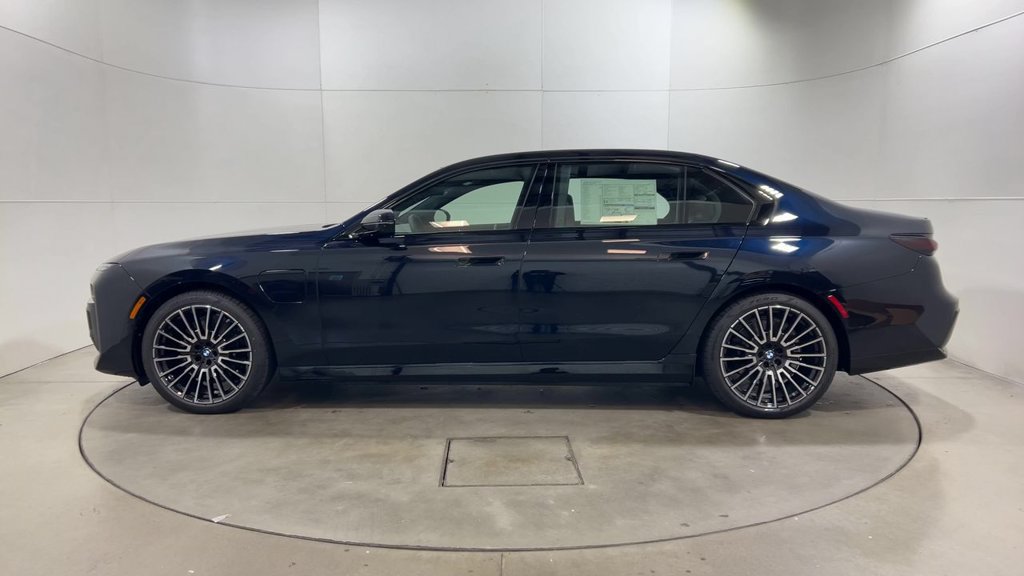 Used 2026 BMW 750e xDrive w/ Premium Package AWD/4WD image 5