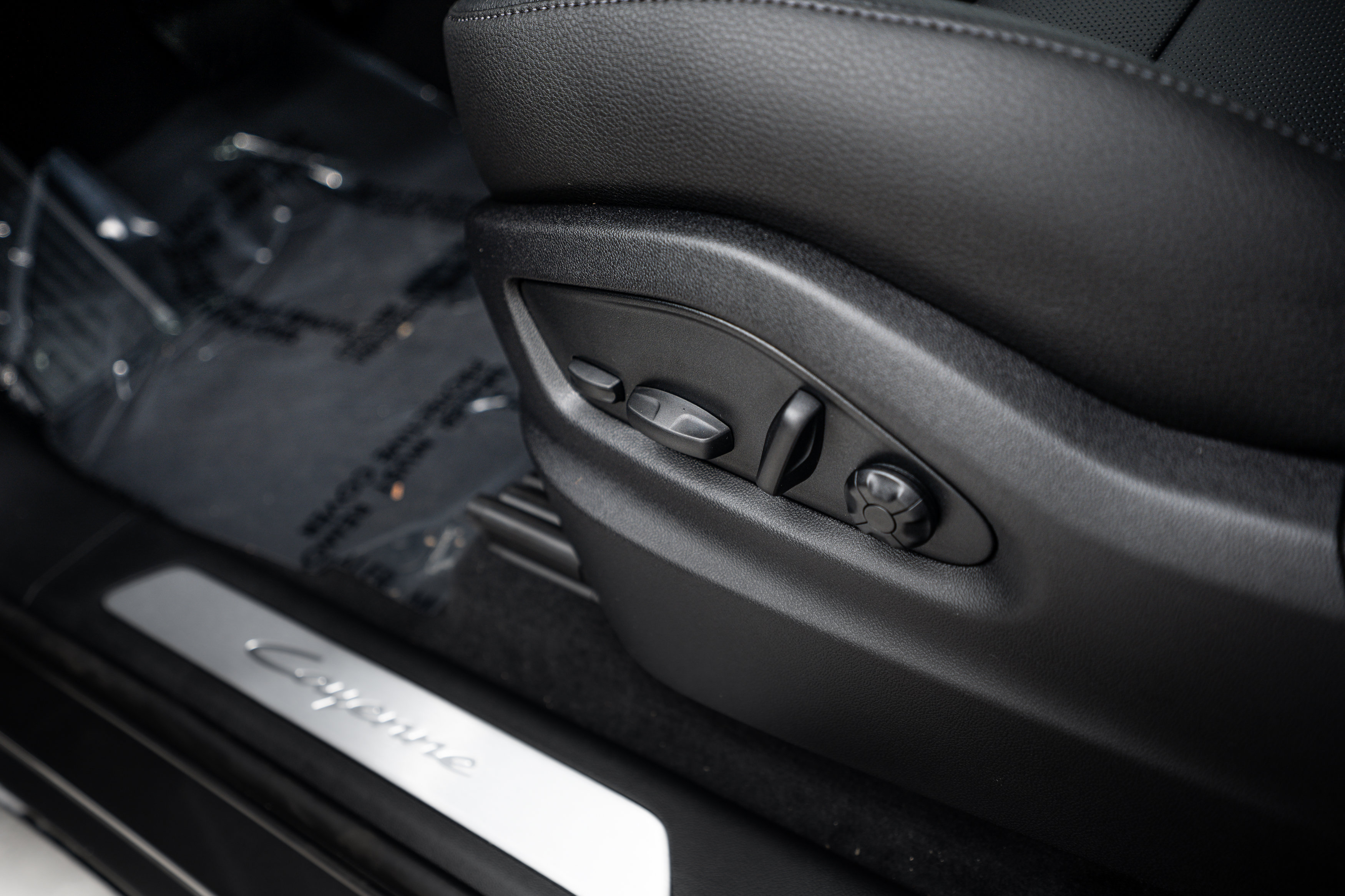 Certified 2026 Porsche Cayenne AWD/4WD image 20