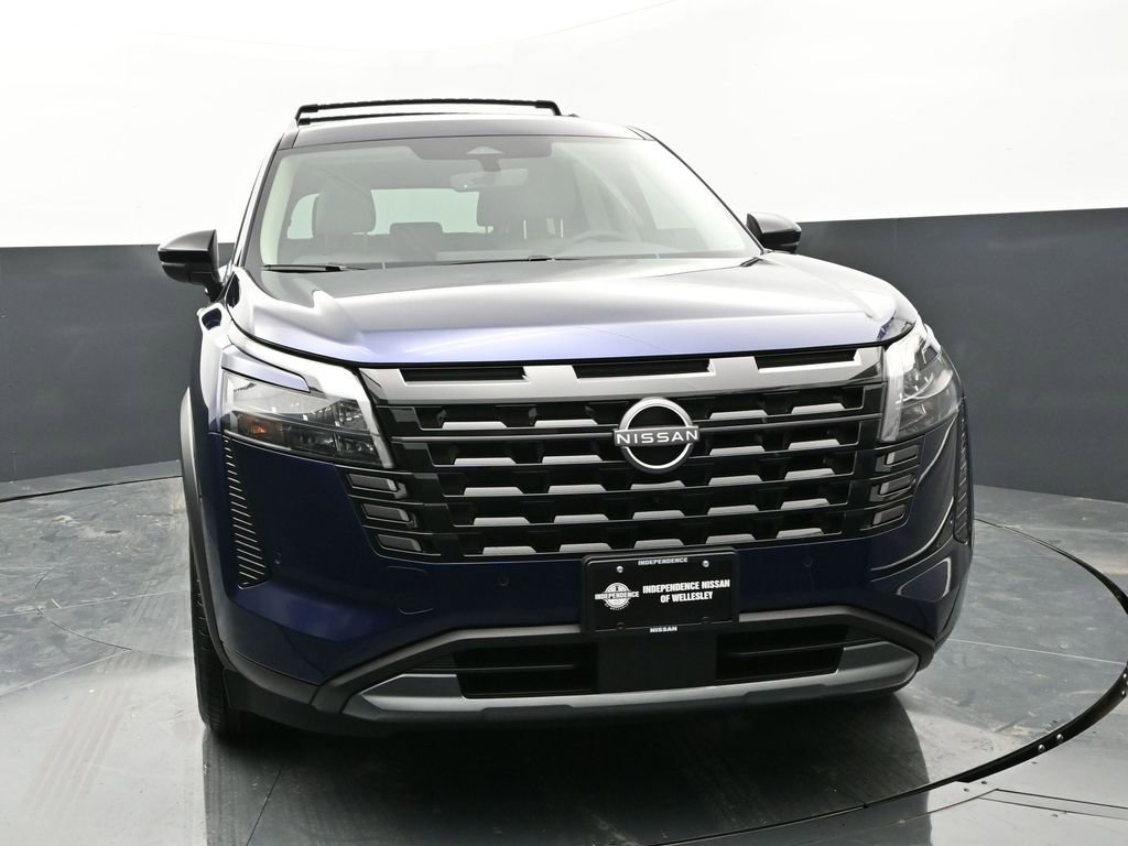 New 2026 Nissan Pathfinder SL image 2