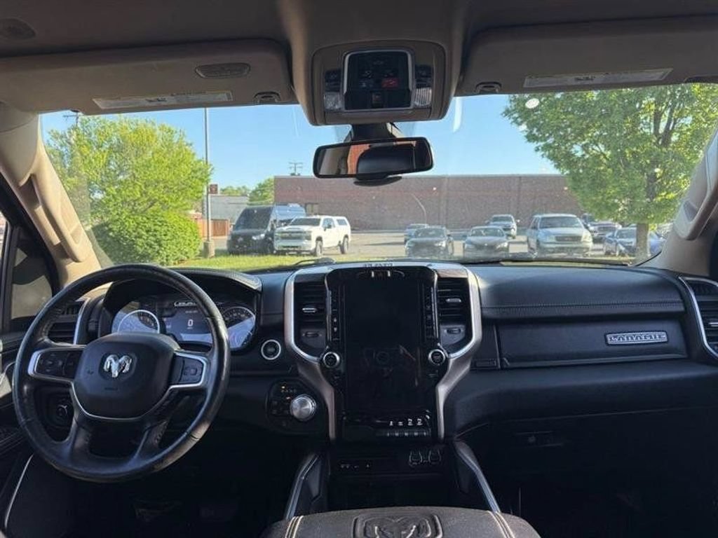 Used 2019 RAM 1500 Laramie AWD/4WD image 9