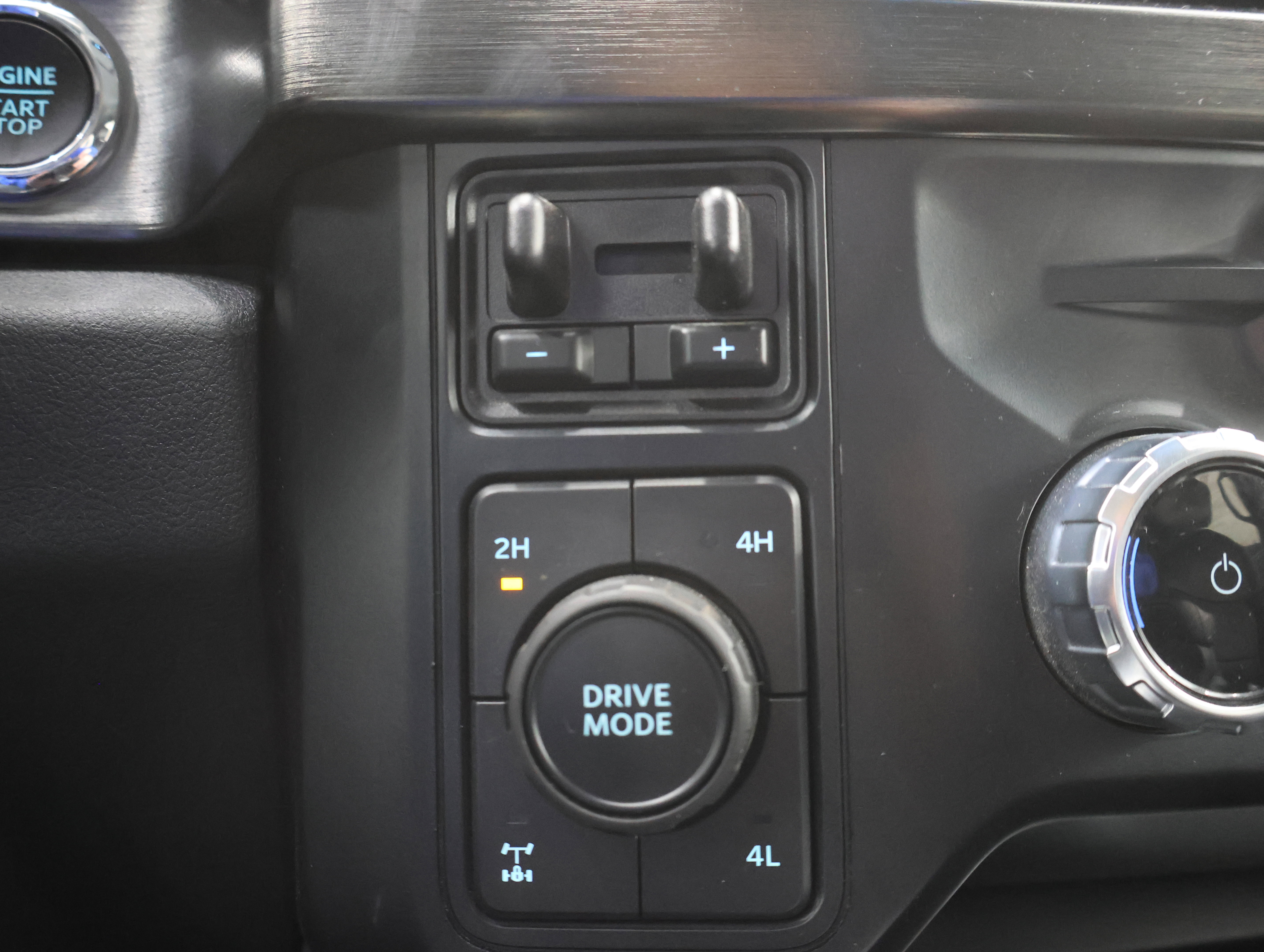 Used 2023 Ford F350 Lariat AWD/4WD image 49
