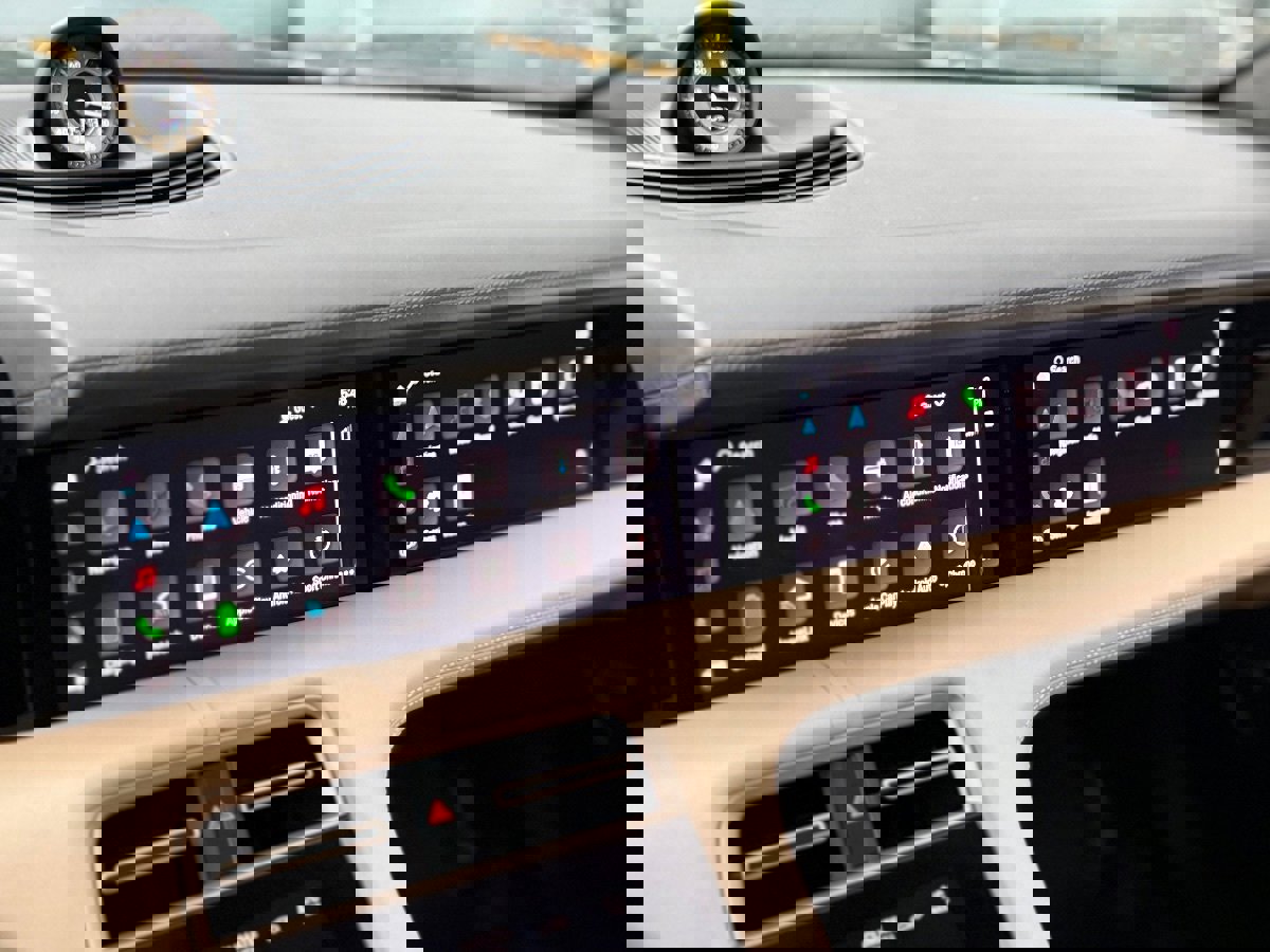 Used 2020 Porsche Taycan Turbo image 24