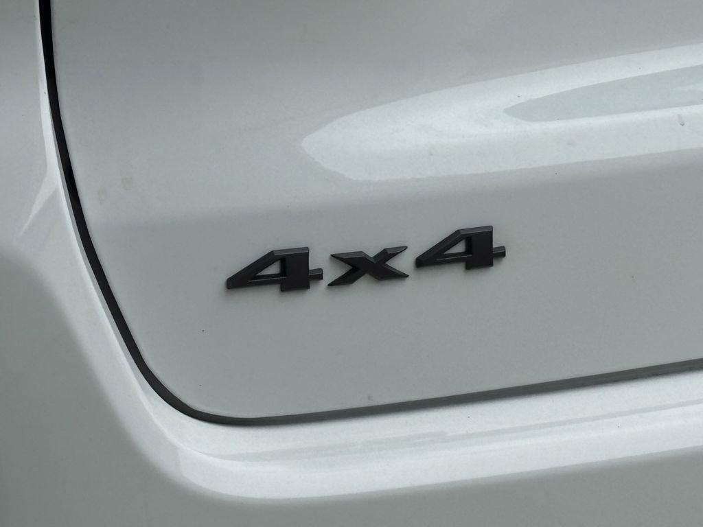 New 2026 Jeep Compass Latitude AWD/4WD image 8
