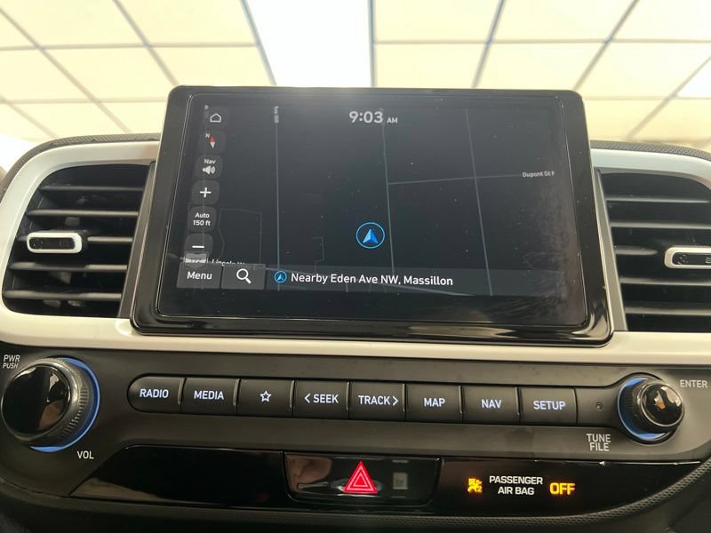 Used 2023 Hyundai Venue Limited FWD image 29