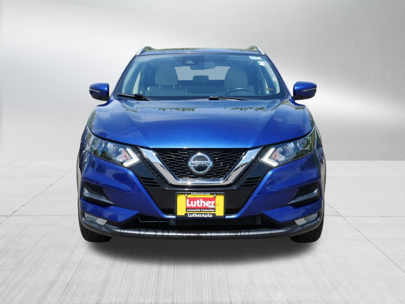 Used 2020 Nissan Rogue Sport SV w/ All-Weather Package AWD/4WD image 2