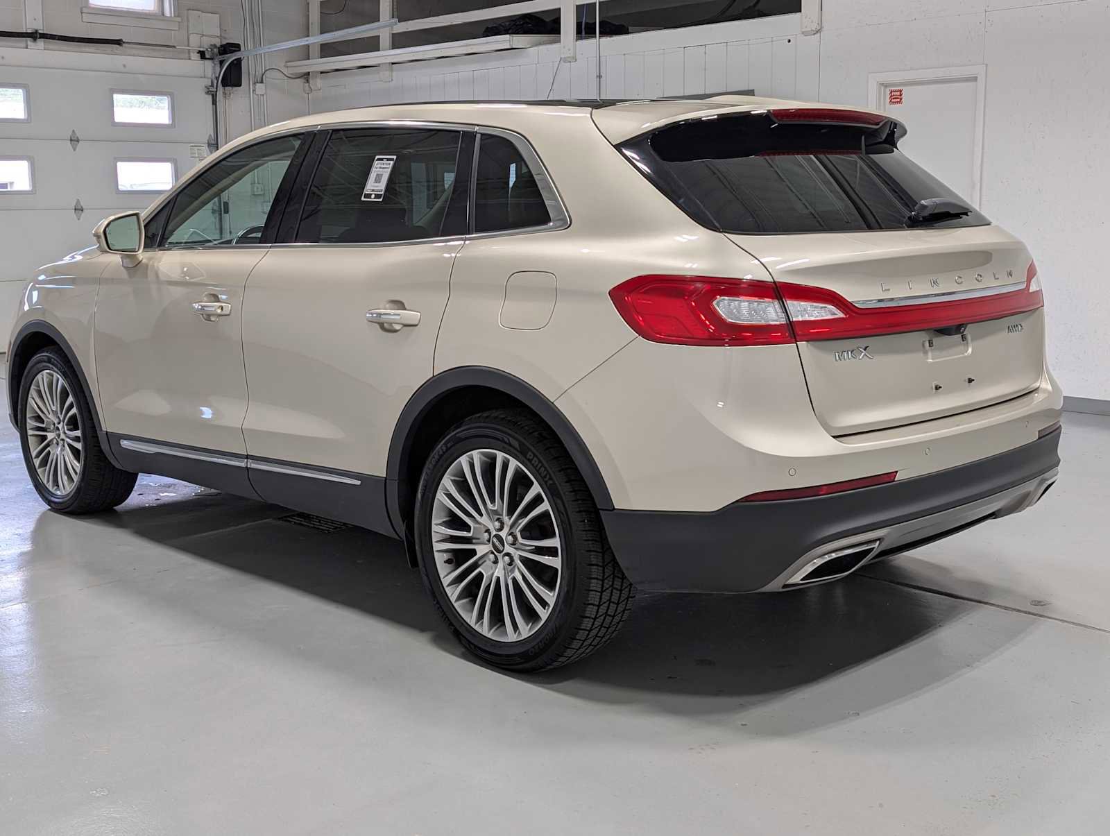 Used 2017 Lincoln MKX Reserve w/ Lincoln MKX Climate Package AWD/4WD image 10