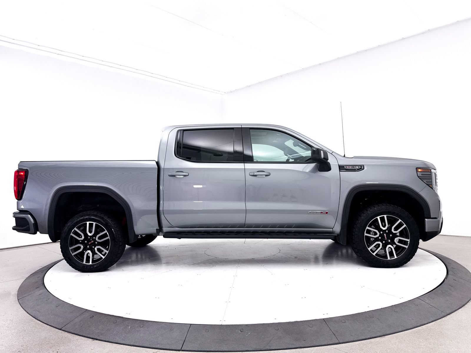 Used 2023 GMC Sierra 1500 AT4 w/ AT4 Premium Package AWD/4WD image 43