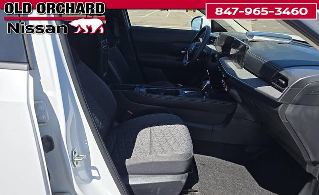 Used 2025 Nissan Kicks SV AWD/4WD image 7