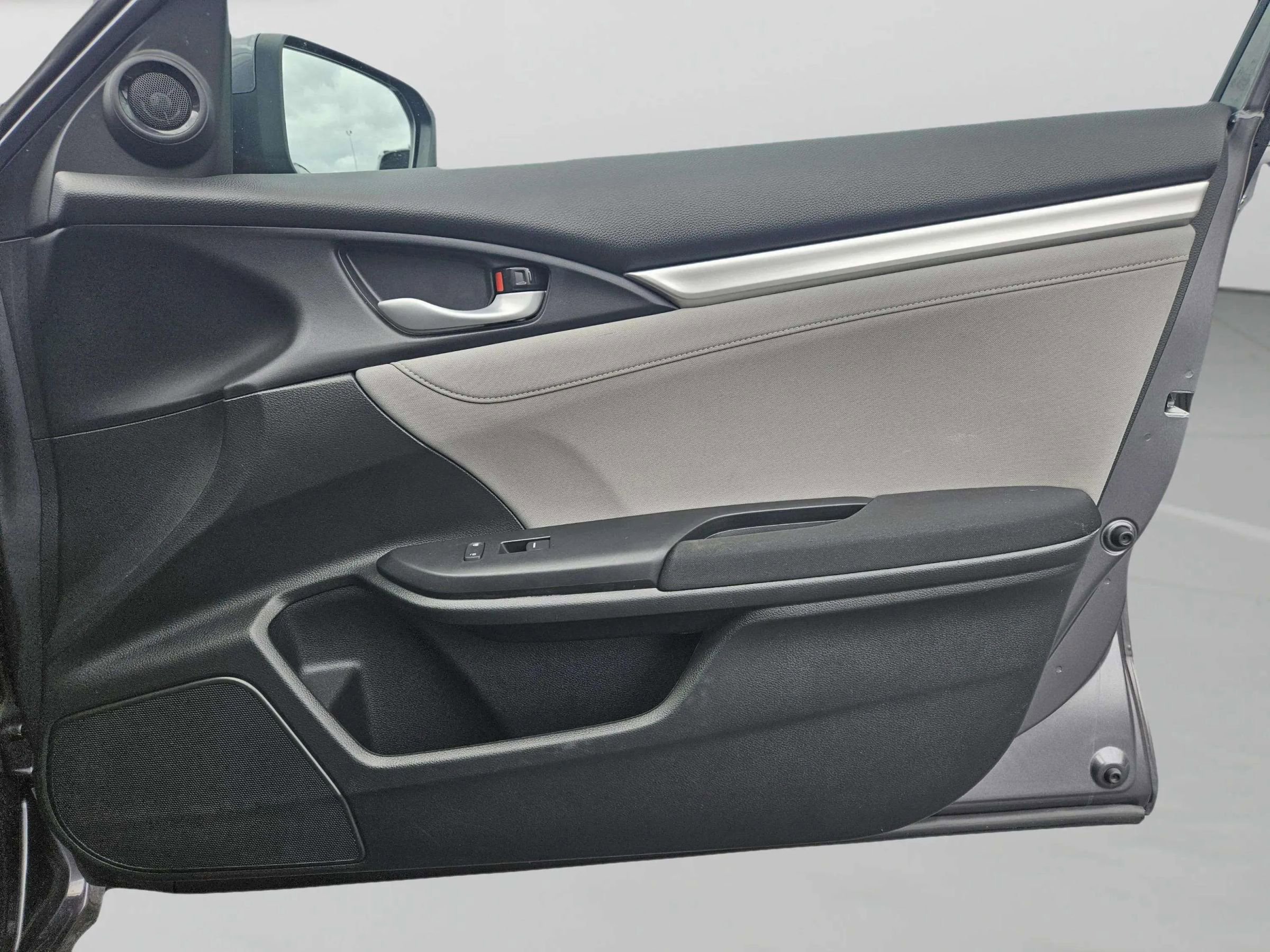 Used 2018 Honda Civic EX image 17