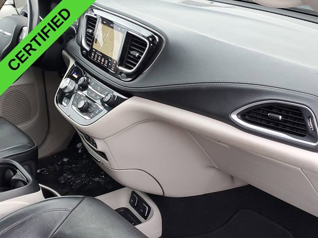 Used 2019 Chrysler Pacifica Limited image 30