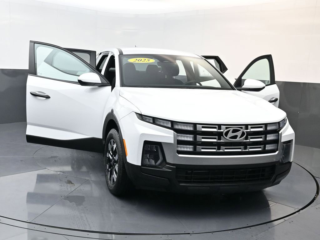 Certified 2025 Hyundai Santa Cruz SE image 30
