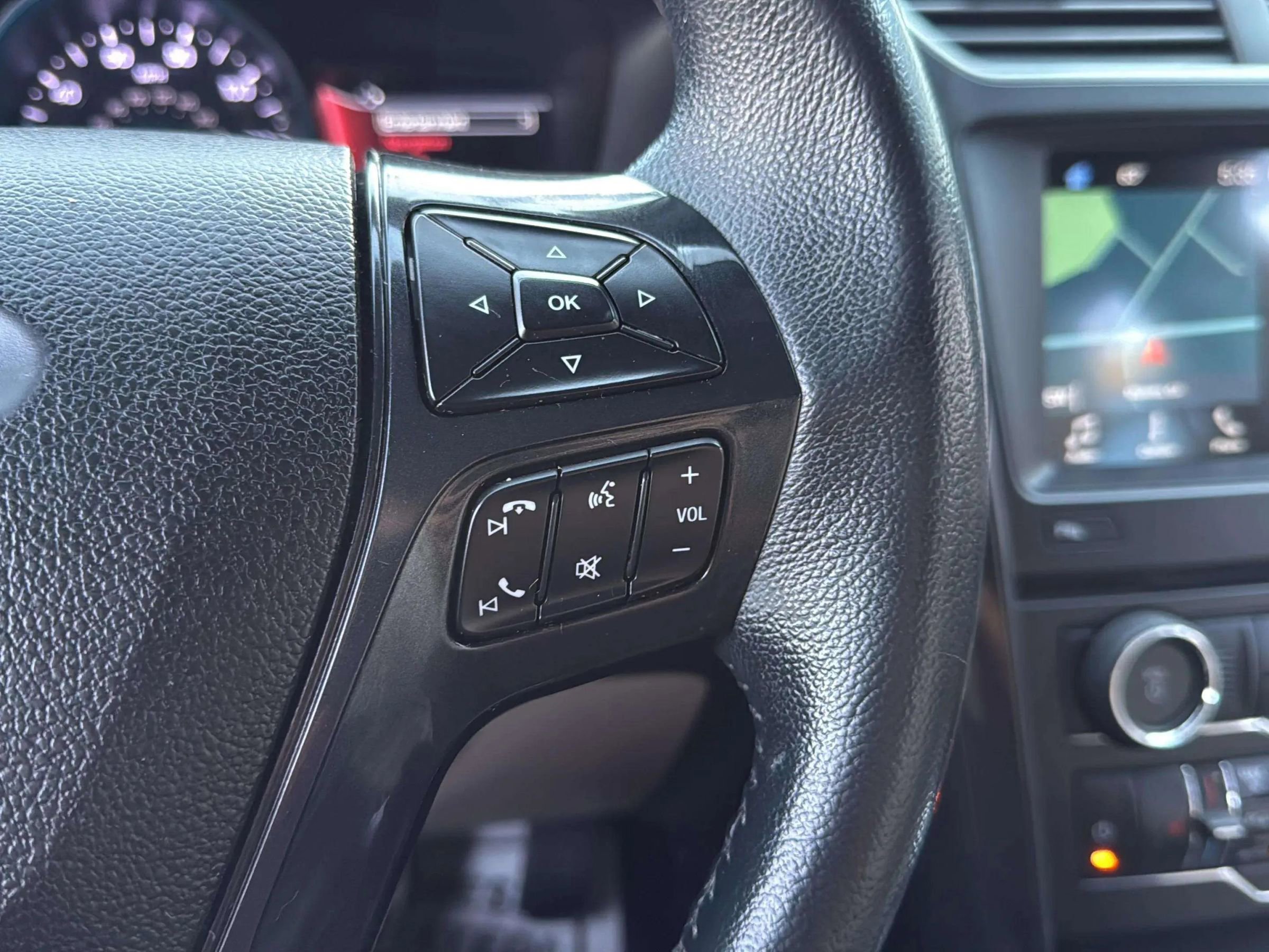 Used 2018 Ford Explorer XLT w/ Equipment Group 202A image 18