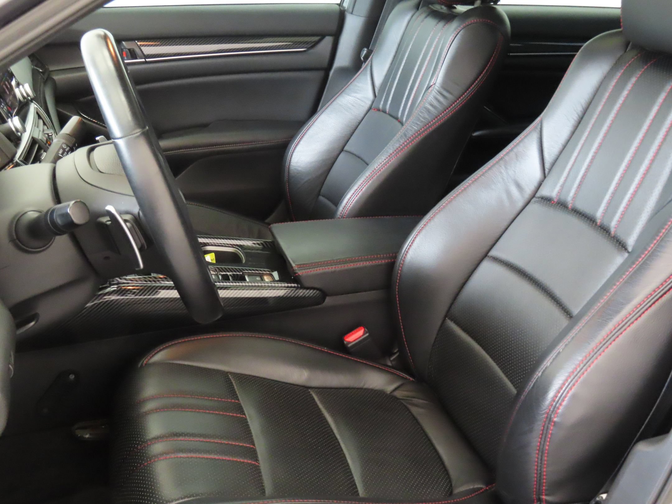 Used 2018 Honda Accord Sport image 11
