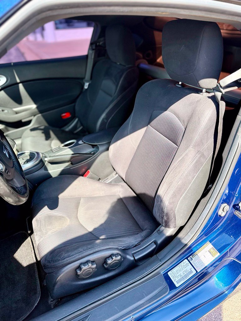 Used 2017 Nissan 370Z Coupe RWD image 10