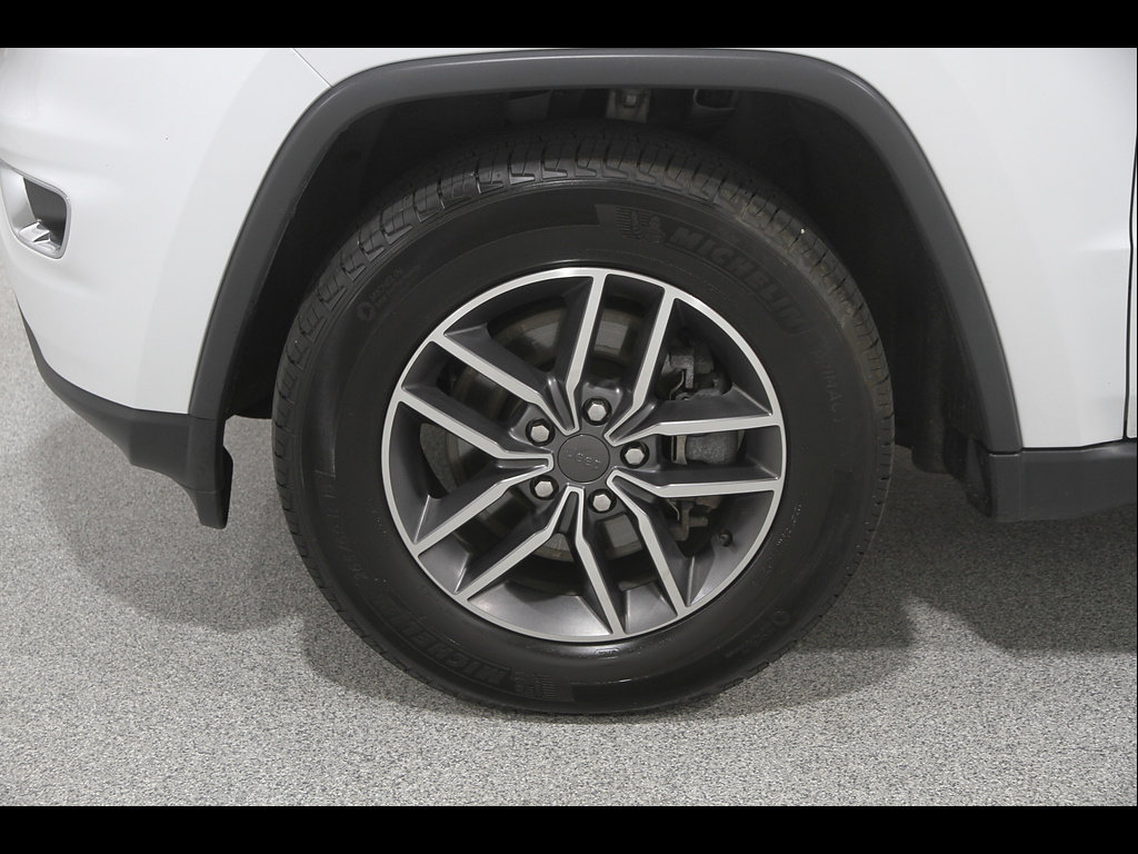 Used 2021 Jeep Grand Cherokee Limited AWD/4WD image 24