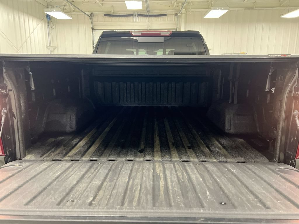Used 2021 Chevrolet Silverado 1500 LTZ AWD/4WD image 23