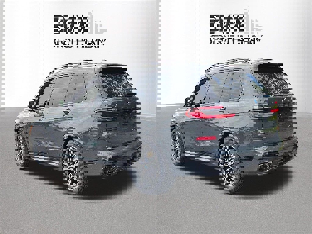 New 2026 BMW X7 M60i image 5