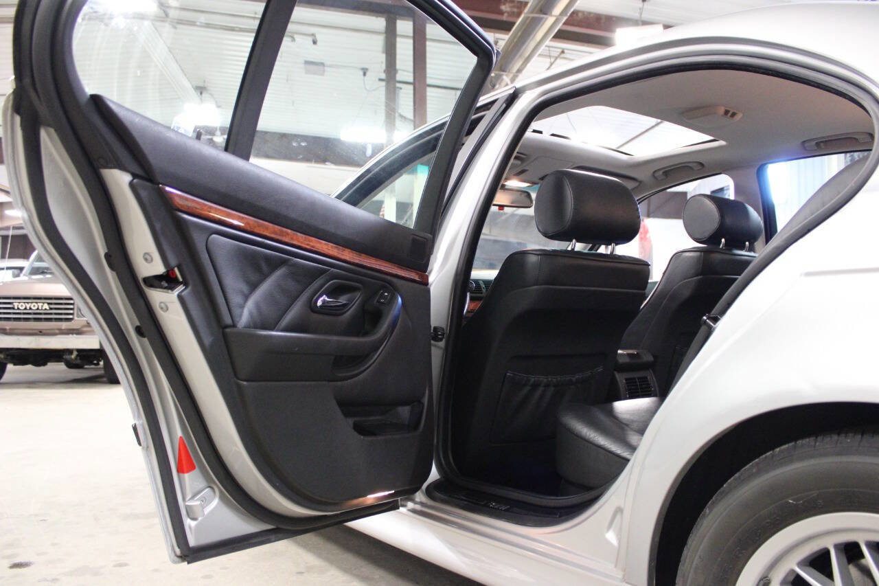 Used 2000 BMW 528i Sedan image 31