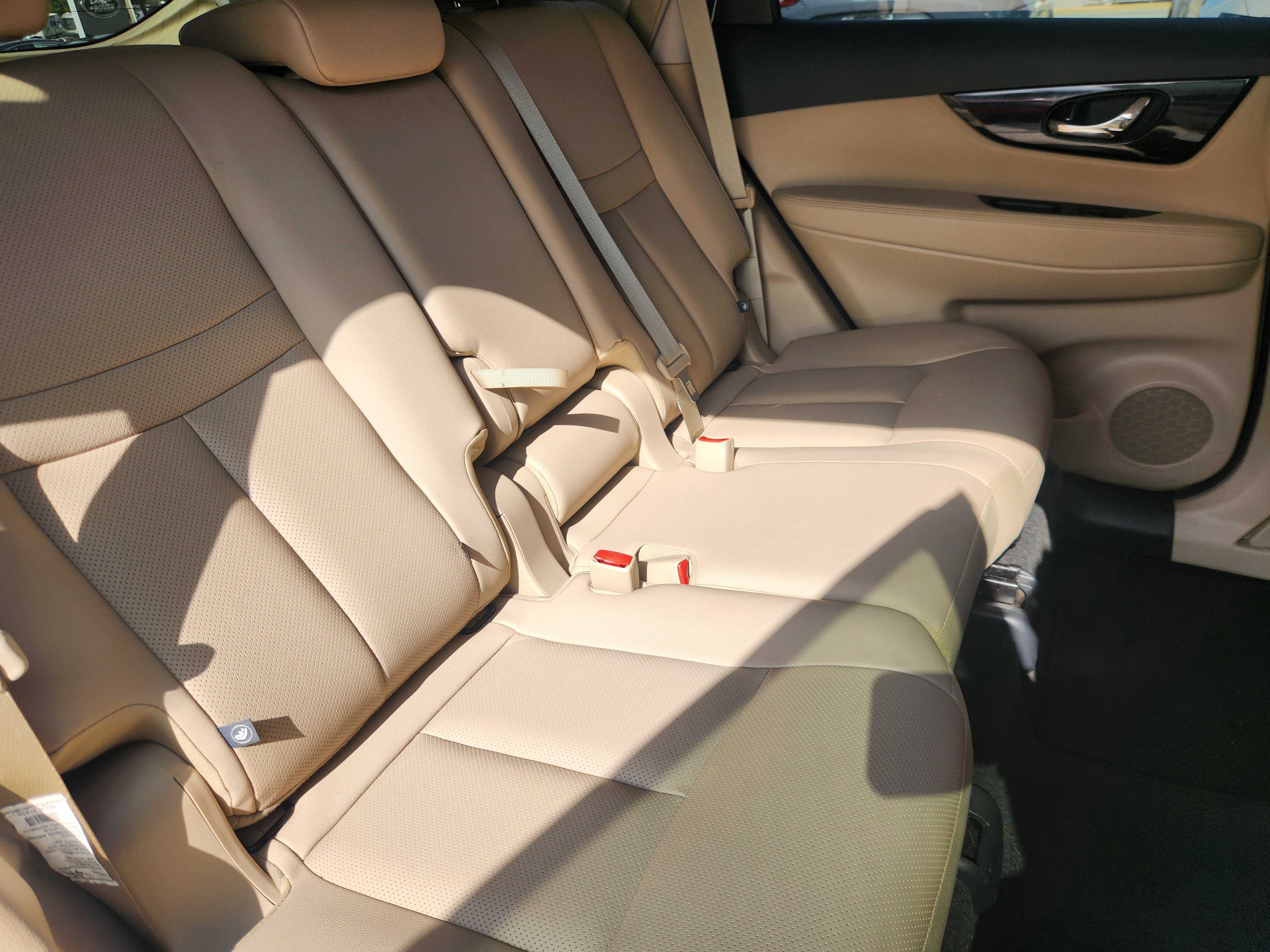 Used 2020 Nissan Rogue SL w/ Premium Package image 17