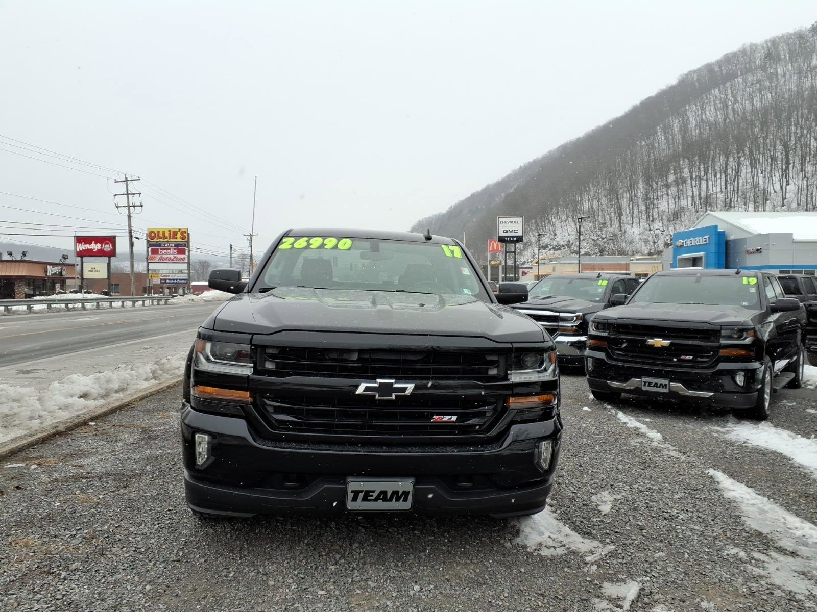 Used 2017 Chevrolet Silverado 1500 LT w/ Midnight Edition image 2