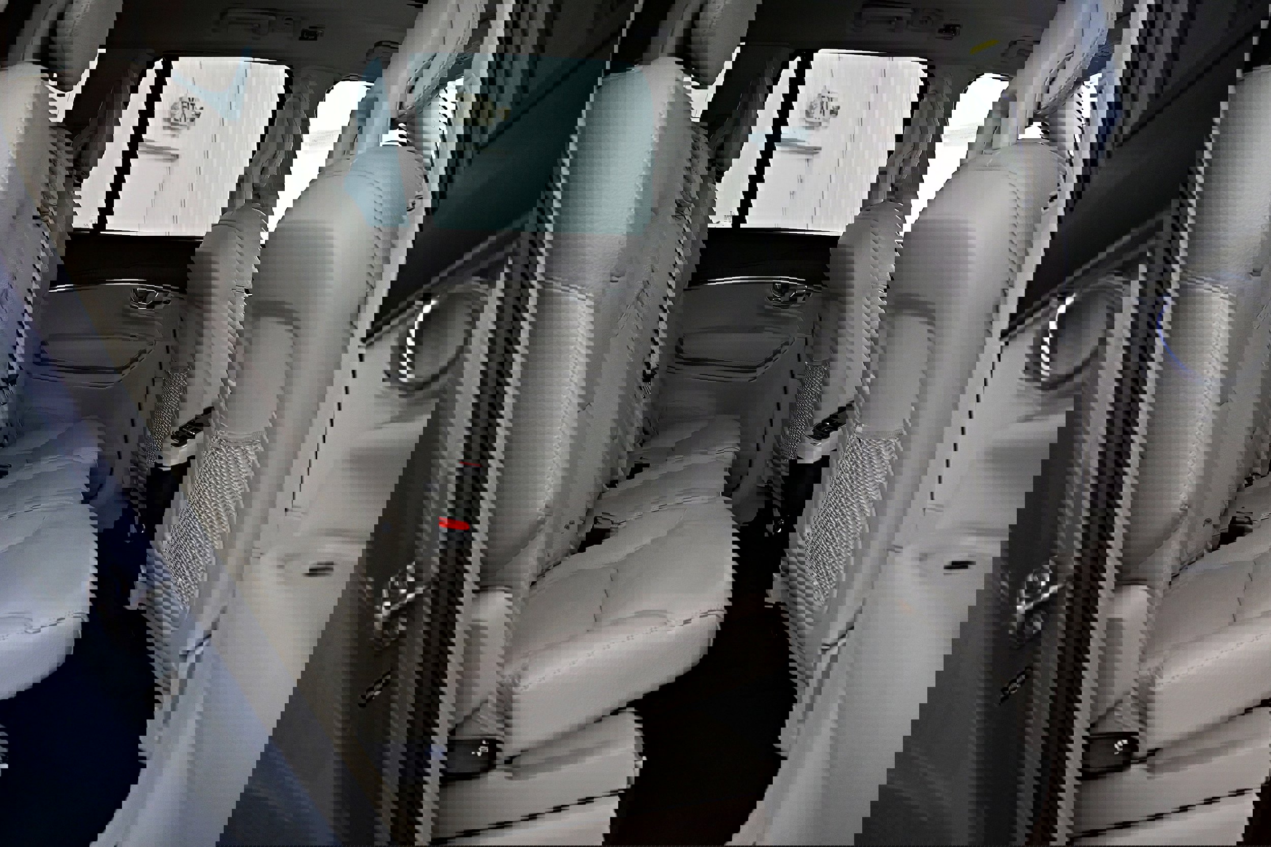 Used 2020 Volvo XC90 T6 Momentum image 28