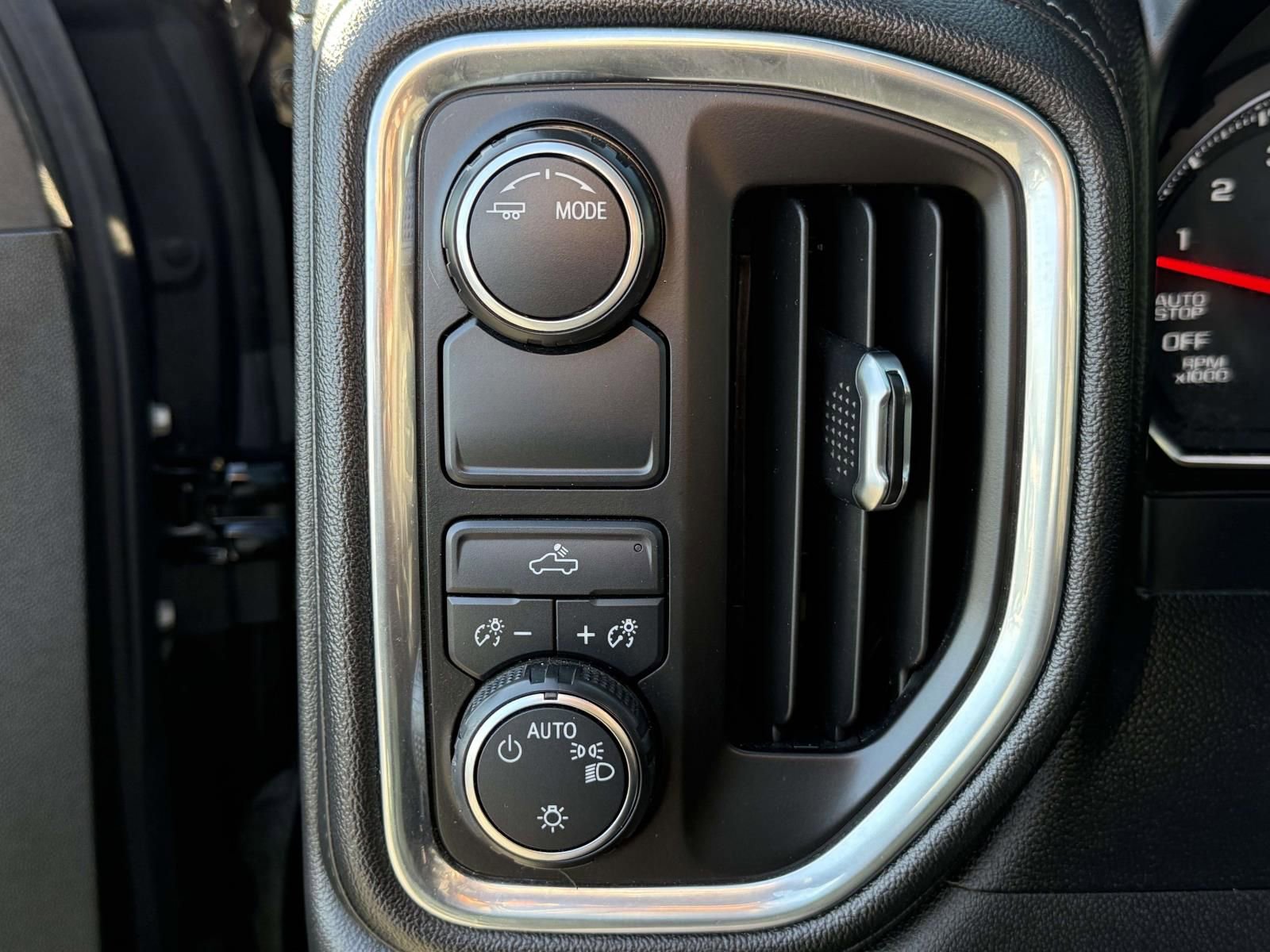 Certified 2020 Chevrolet Silverado 1500 LT RWD image 18