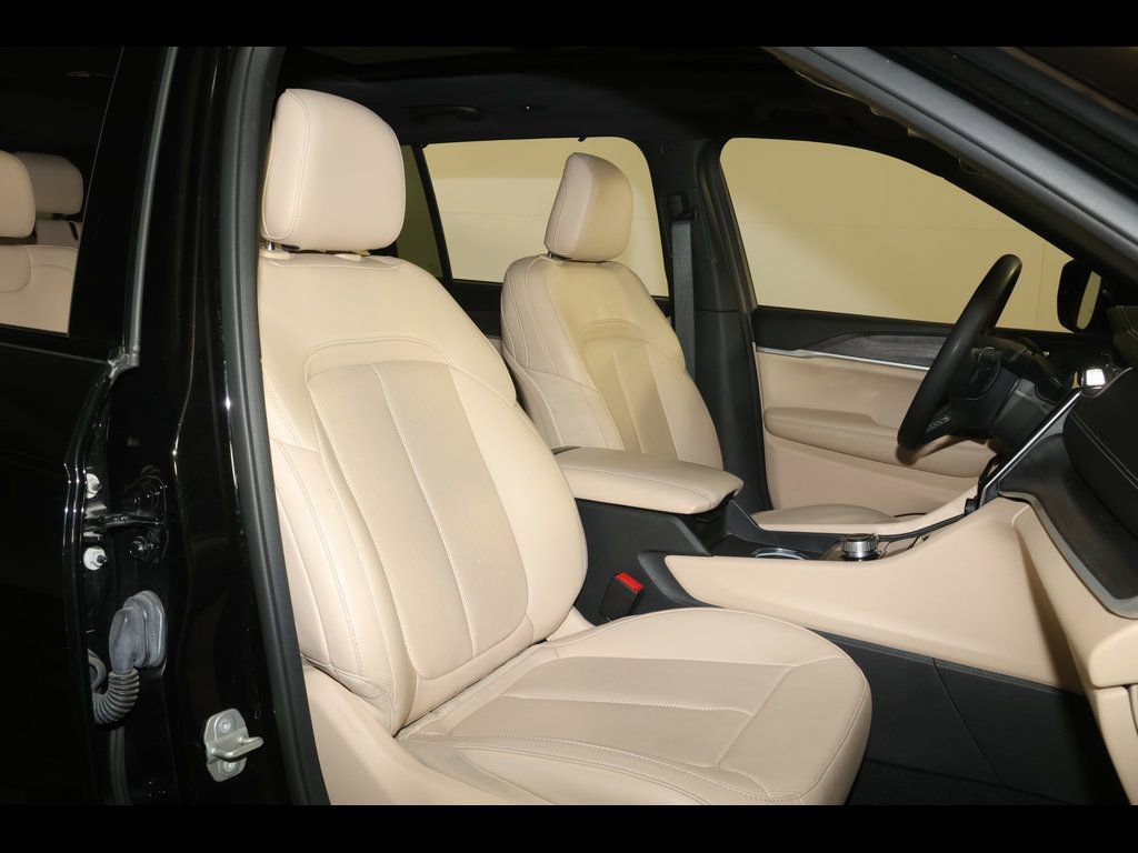 Used 2023 Jeep Grand Cherokee L Limited w/ Luxury Tech Group II image 33