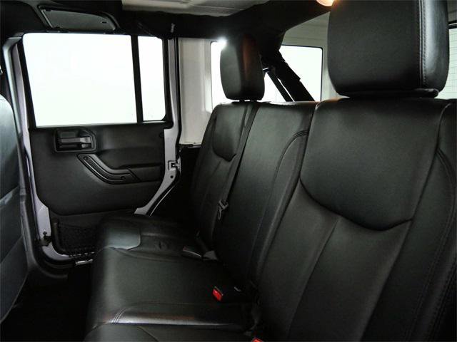 Used 2017 Jeep Wrangler Unlimited Sahara image 15