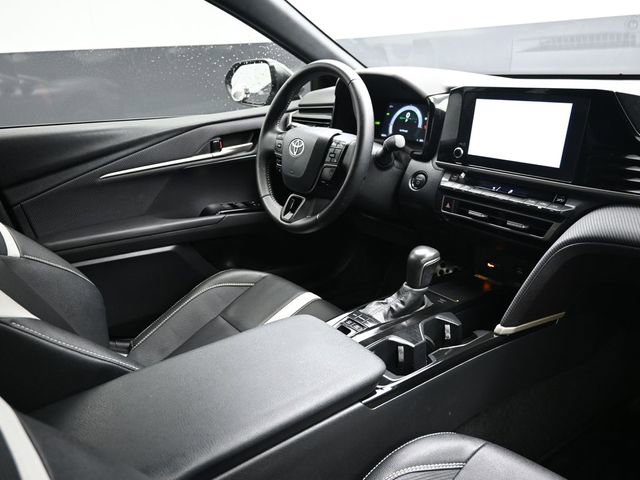 Used 2025 Toyota Camry SE FWD image 16