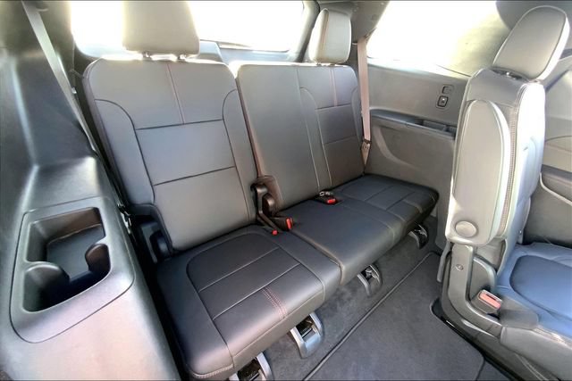 Used 2023 Chevrolet Traverse RS AWD/4WD image 28