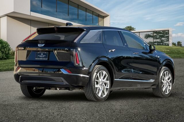 New 2027 Cadillac Optiq Luxury w/ LPO, Floor Liner Package AWD/4WD image 4