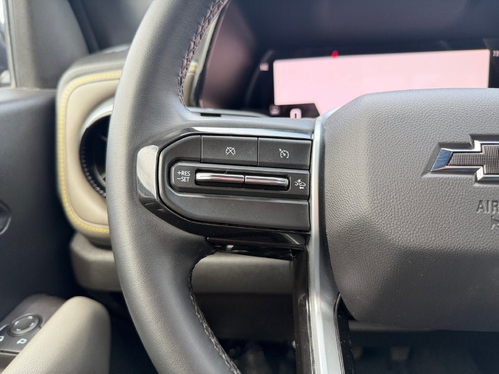 Used 2024 Chevrolet Colorado ZR2 AWD/4WD image 24