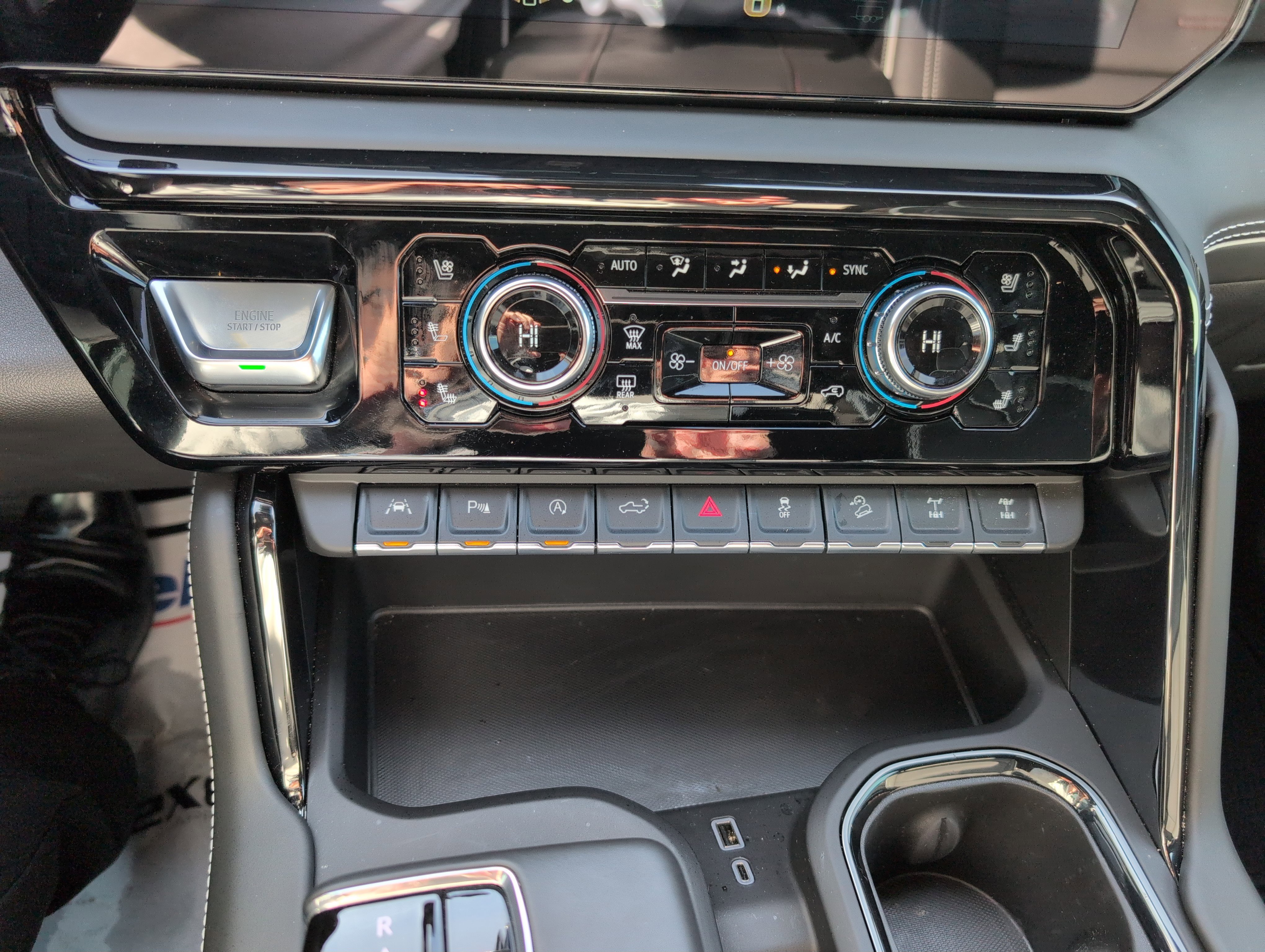 Used 2025 GMC Sierra 1500 AT4X image 25