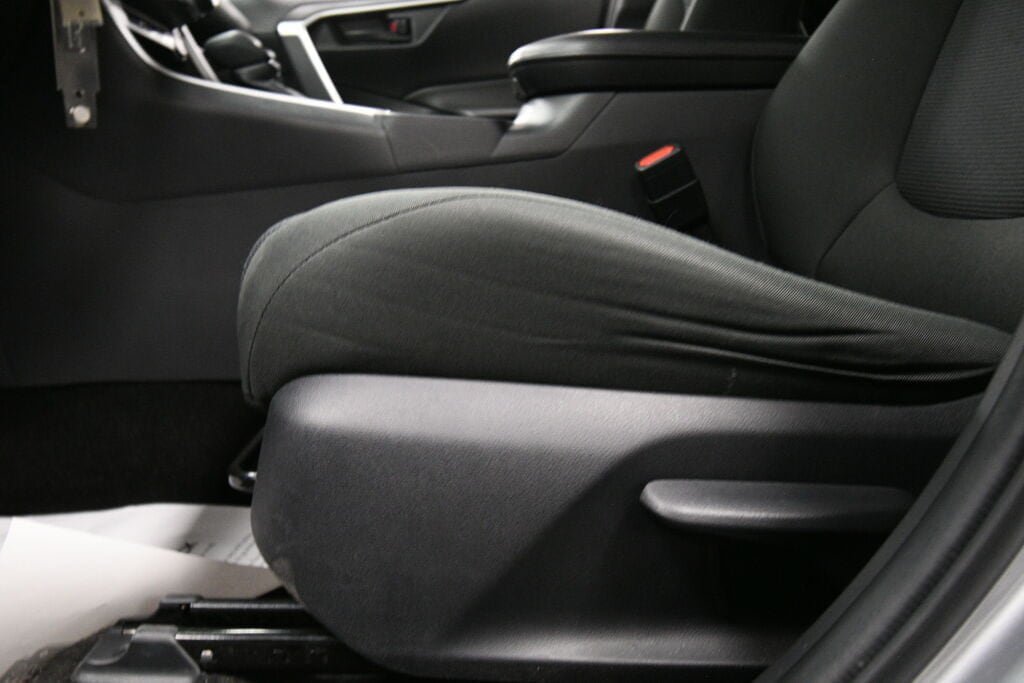 Used 2025 Toyota RAV4 LE FWD image 11