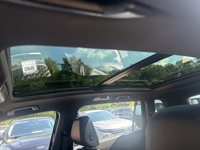 Used 2022 Volkswagen Tiguan SE R-Line image 24