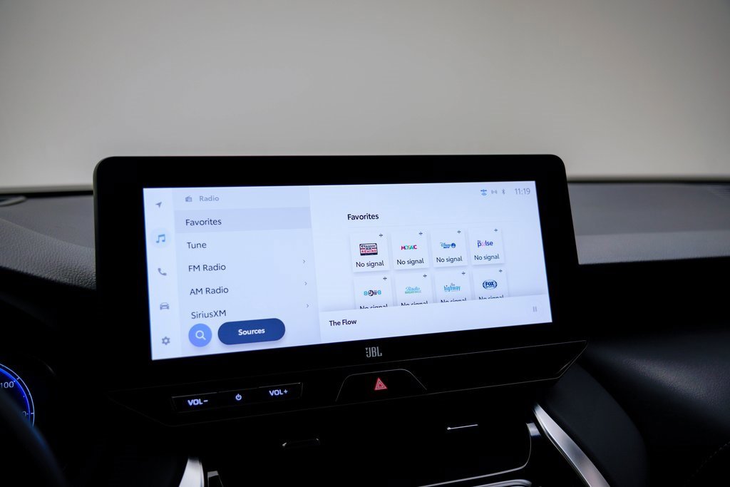 Used 2024 Toyota Venza Limited image 28