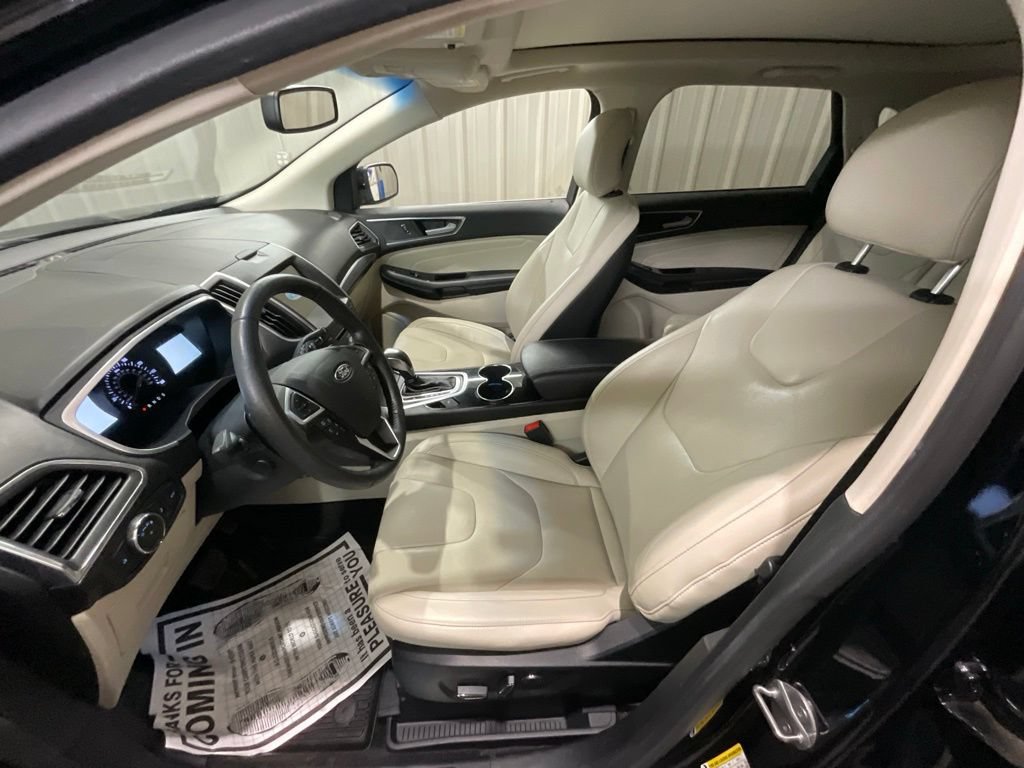 Used 2017 Ford Edge Titanium w/ Equipment Group 301A FWD image 9