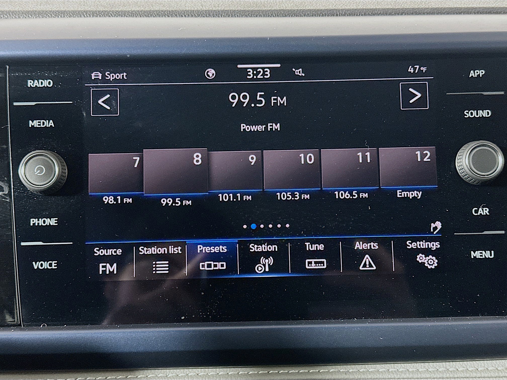 Used 2024 Volkswagen Taos SE image 21