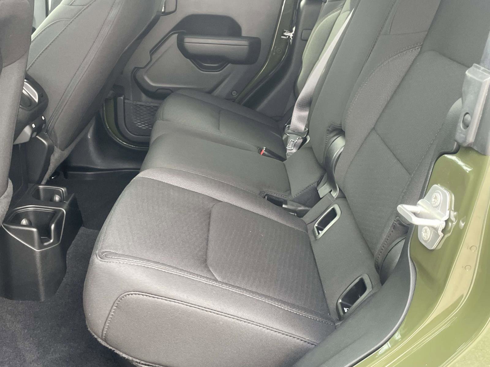 Used 2023 Jeep Gladiator Sport image 4