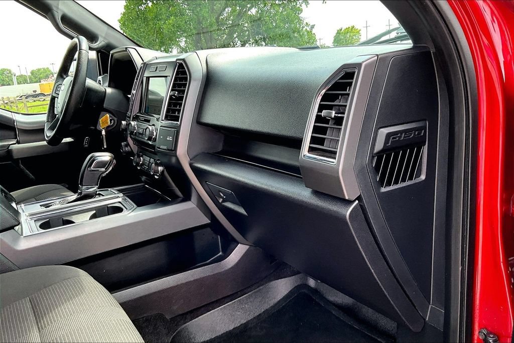 Used 2016 Ford F150 XLT w/ Equipment Group 302A Luxury AWD/4WD image 15