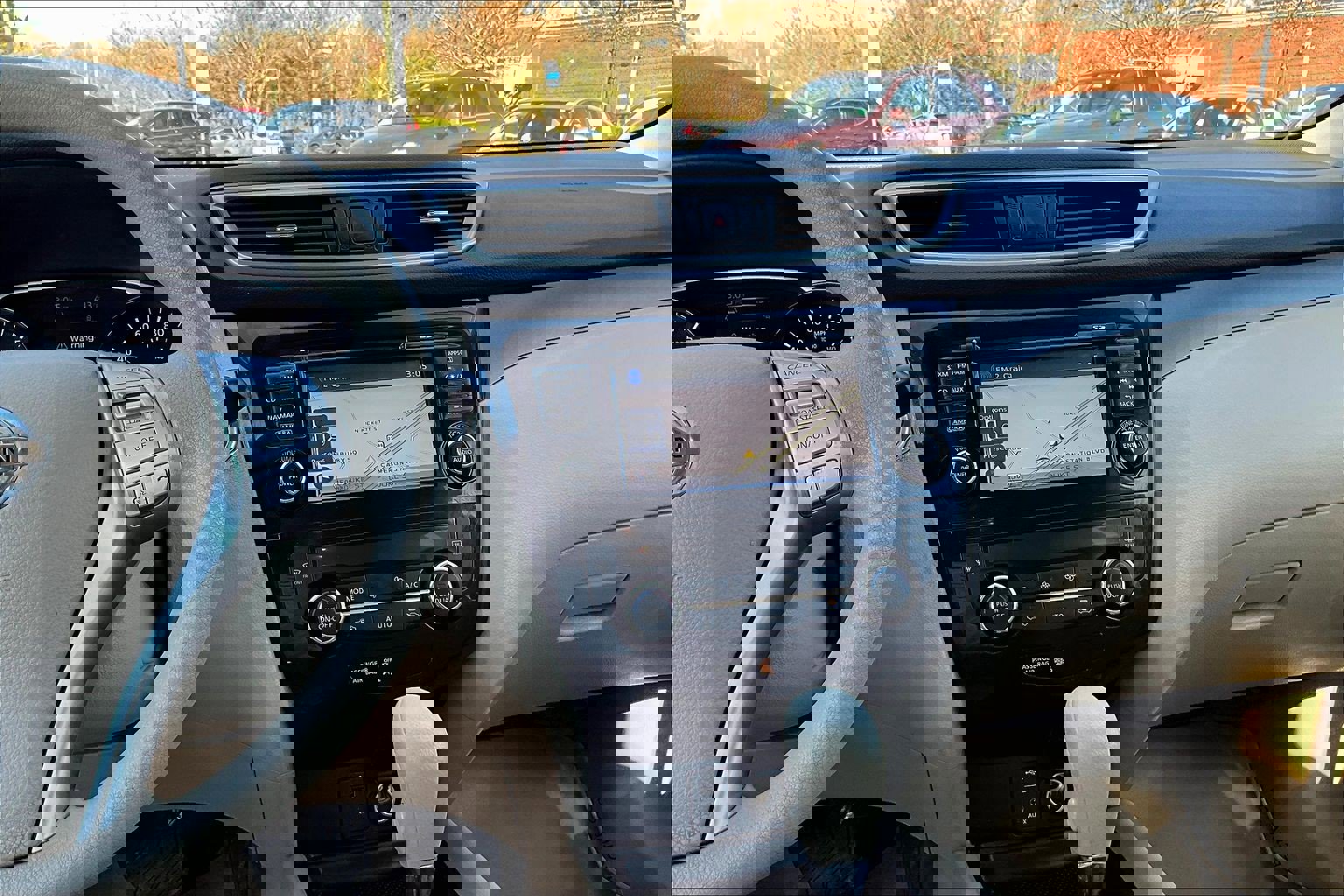 Used 2014 Nissan Rogue SV w/ SV Premium Package image 6