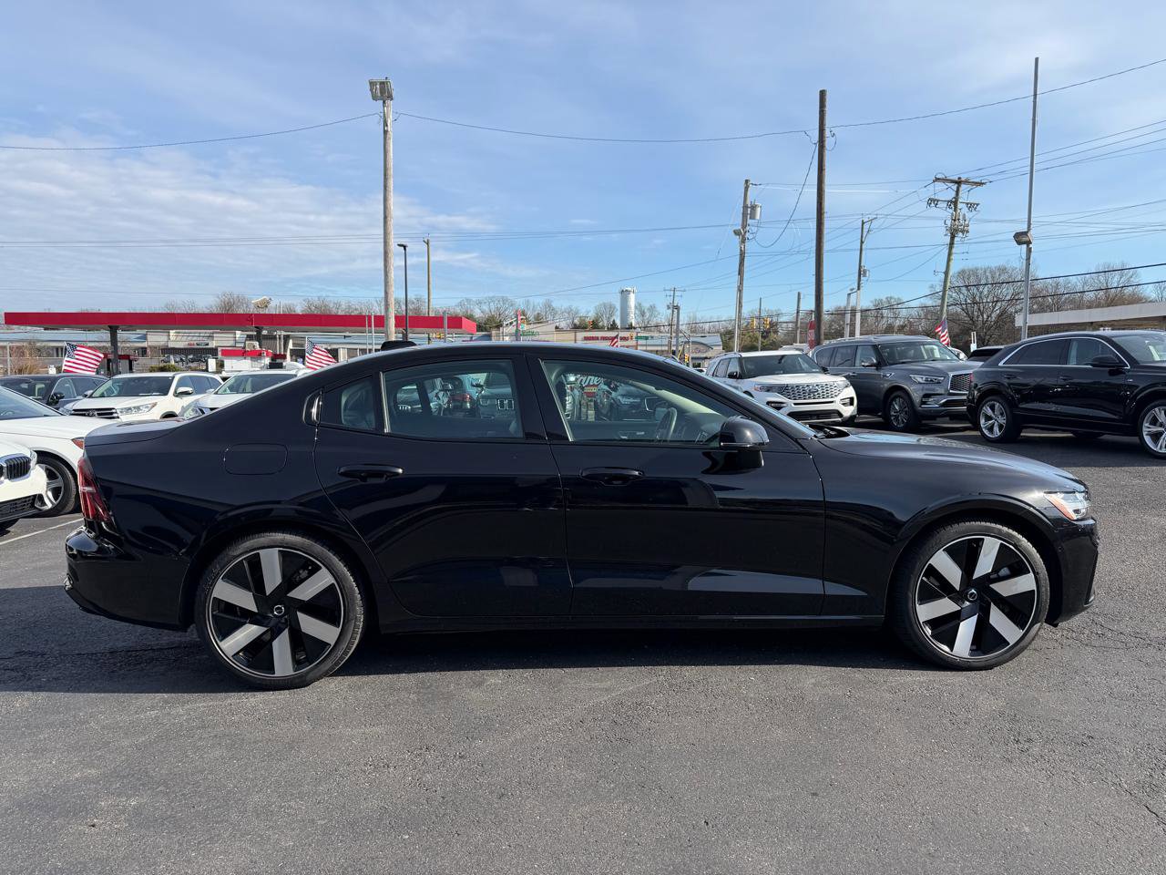 Used 2024 Volvo S60 T8 Plus w/ Climate Package image 4