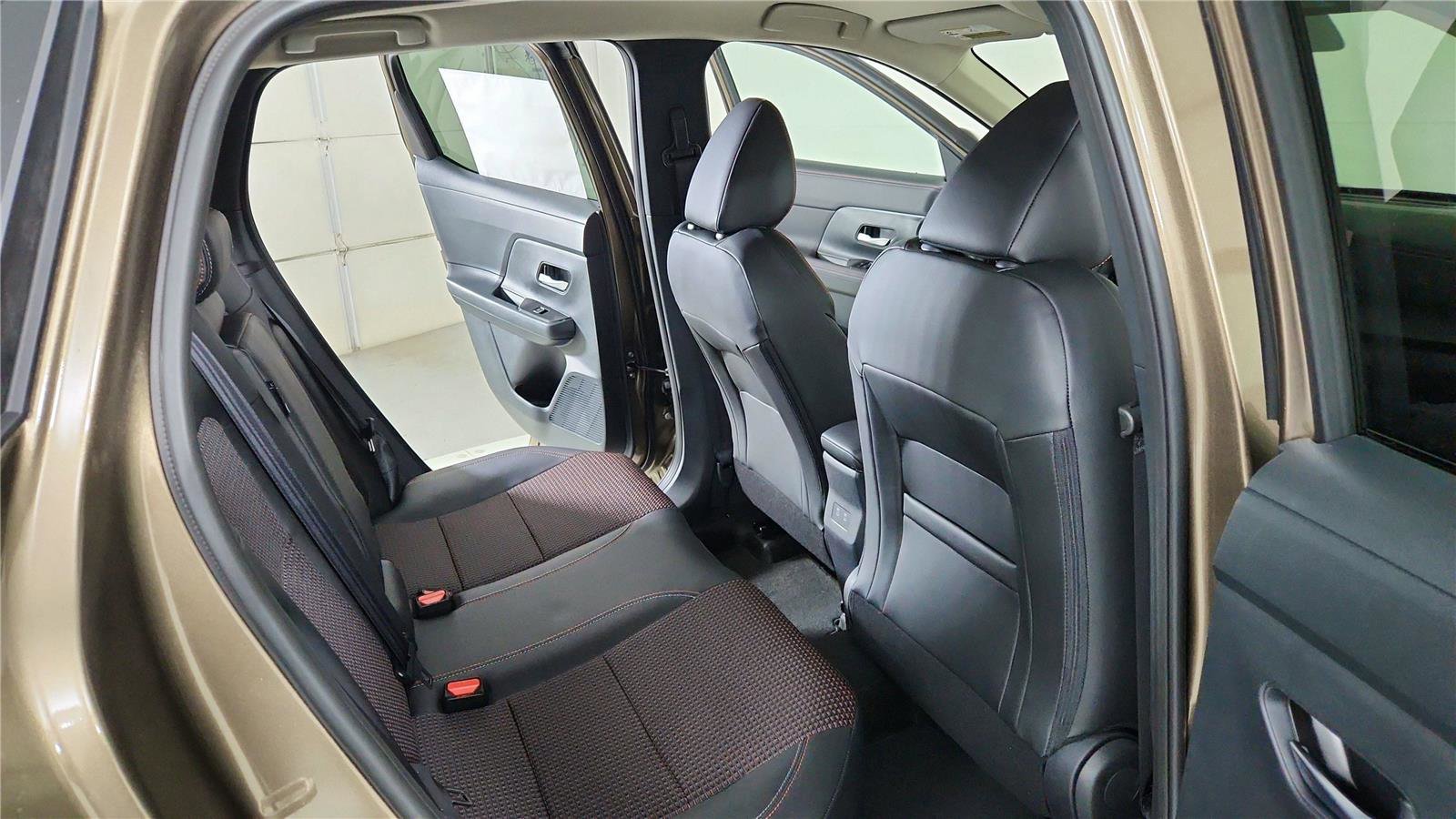 New 2026 Nissan Kicks SR w/ Illumination Package image 24