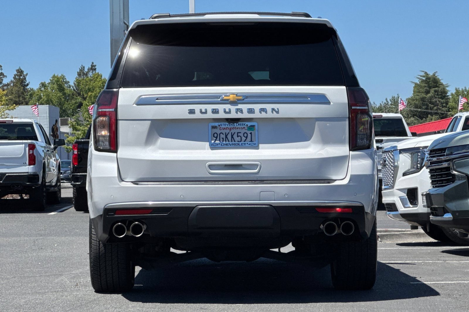 Used 2023 Chevrolet Suburban High Country w/ LPO, Illumination Package AWD/4WD image 5