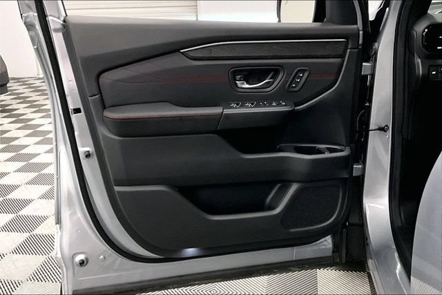 Used 2026 Honda Pilot Black Edition image 21