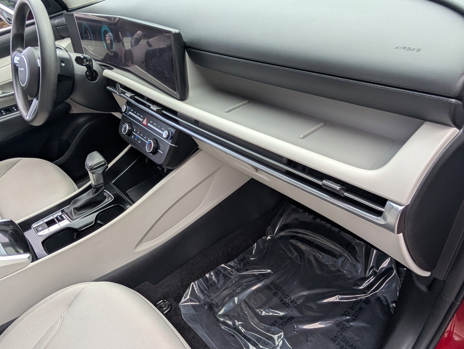 Used 2025 Hyundai Tucson SE image 19