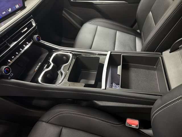 New 2026 Chevrolet Traverse LT w/ Driver Confidence Package FWD image 24