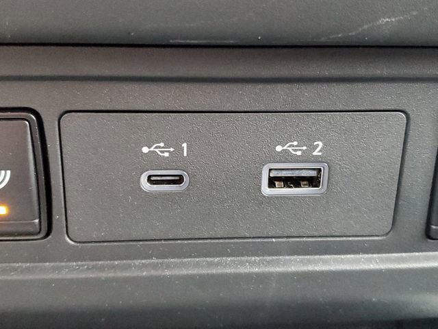 Used 2025 Nissan Frontier SL image 30