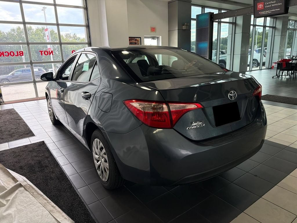 Used 2017 Toyota Corolla LE w/ Carpet Mat Package (TMS) FWD image 4